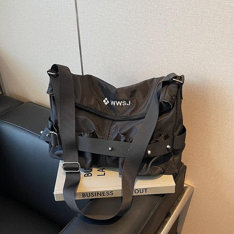 

Casual large-capacity tote bag spring and summer new fashion versatile shoulder bag high-end commuter women s bag чёрный