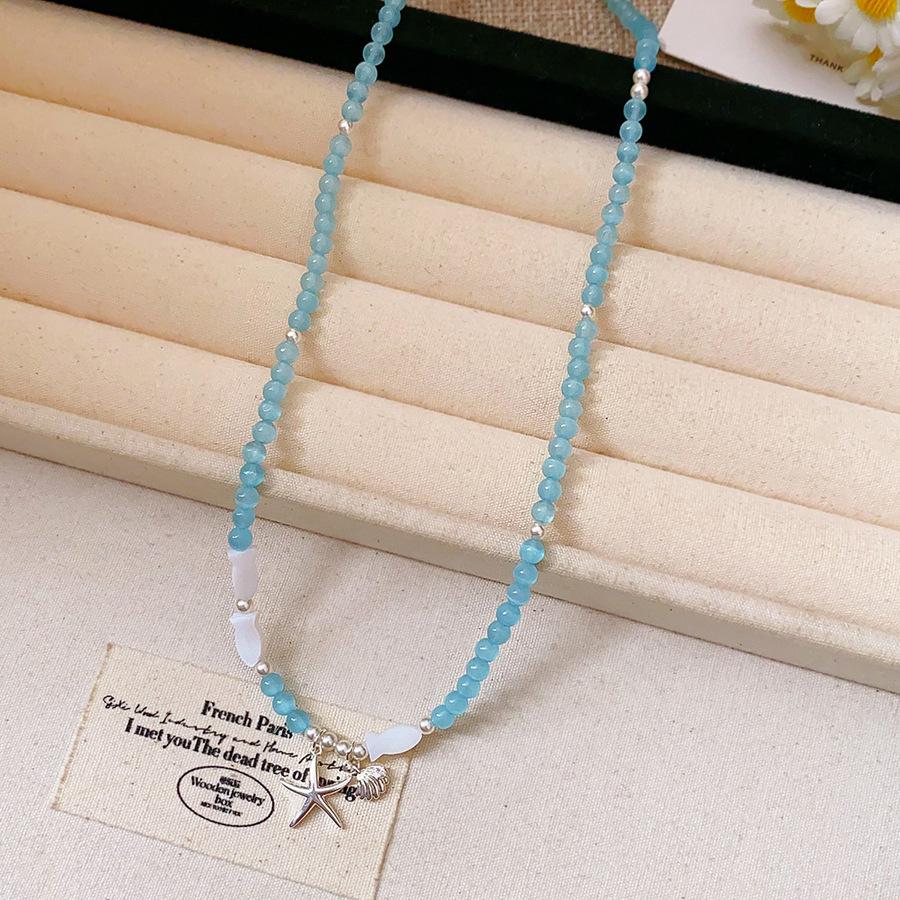 Retro Round Resin Necklace: Versatile, Fashionable High-End Clavicle Chain for Women