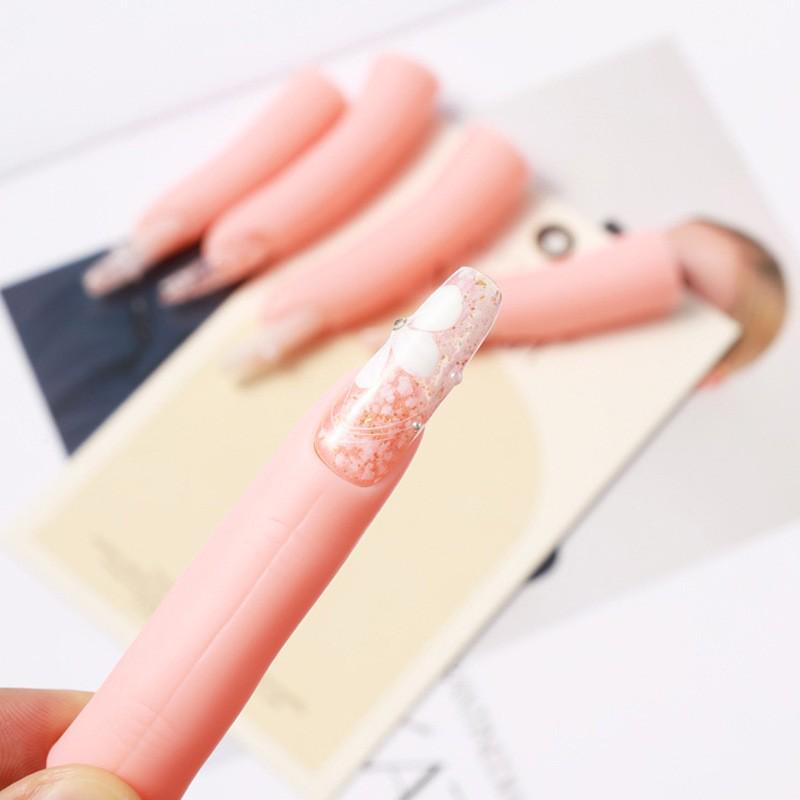 

Seamless Silicone Fake Finger Set for Nail Art Practice