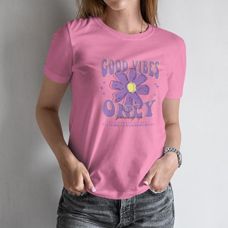 Moderna and Attractive: Elegant Women's Short Sleeve T-shirt: Good Vibes Only Flower Print for a Stylish Look