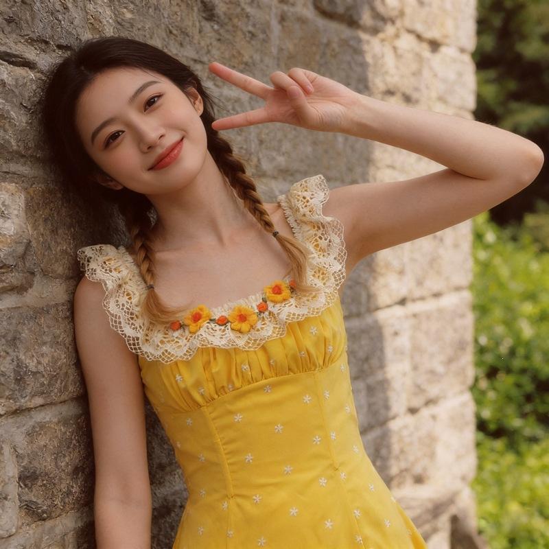 French Lace Patchwork Yellow Floral Dress for Women, New Summer Seaside Vacation Elegant Waist-cinching Long Dress