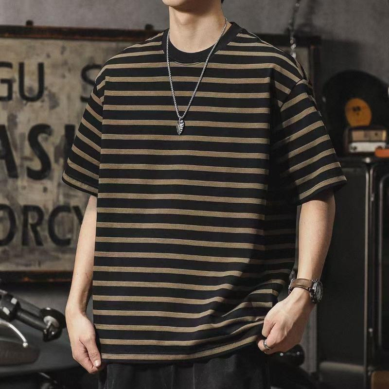 T-shirt a maniche corte a righe estiva con scollo rotondo, alla moda americana, nuova, ampia, casual, mezza maglietta a maniche corte da uomo