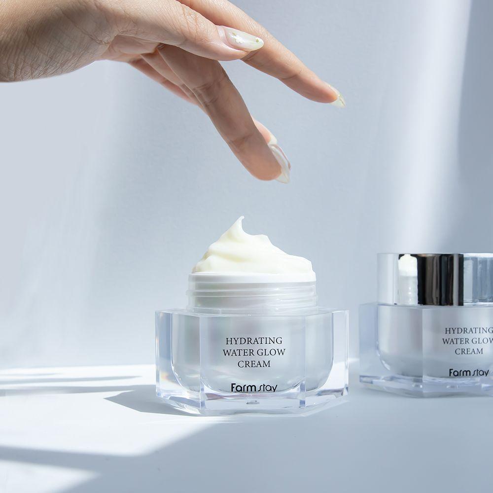 Farm stay Hydrating Water Glow Cream – Deep Moisture & Radiant Finish, Korean