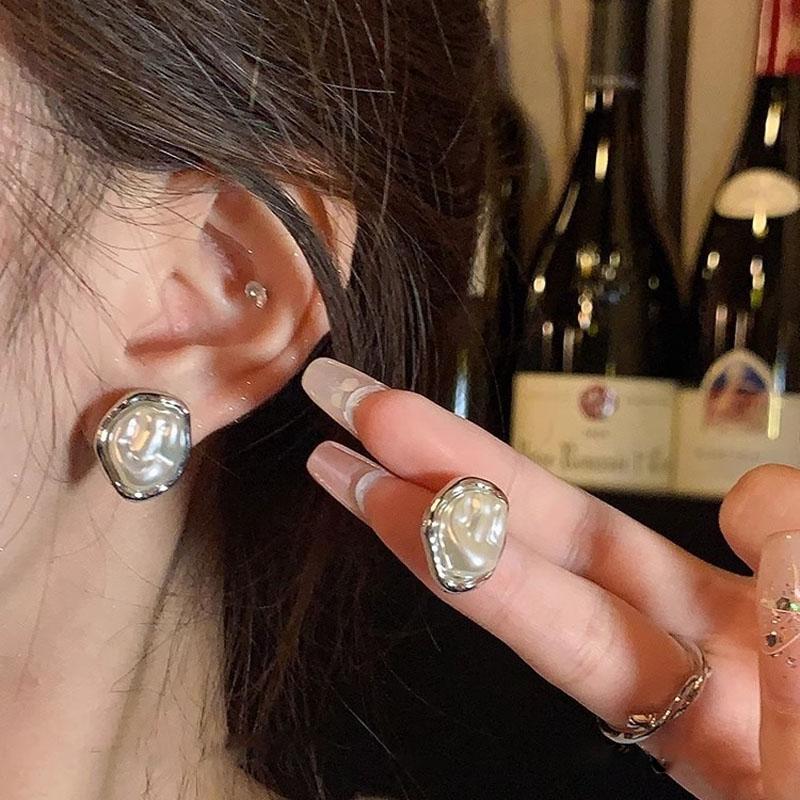 Modische Koi-Ohrringe Übertriebener Hohlmetall-Anhänger Goldfisch Geometrische Ohrringe für Damen Schmuck Fisch-Ohrringe