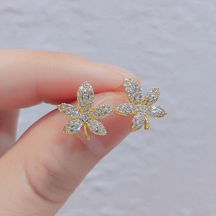 Maple Leaf Stud Earrings Trendy Simple And Versatile High-End Earrings Niche Elegant Women'S Earrings