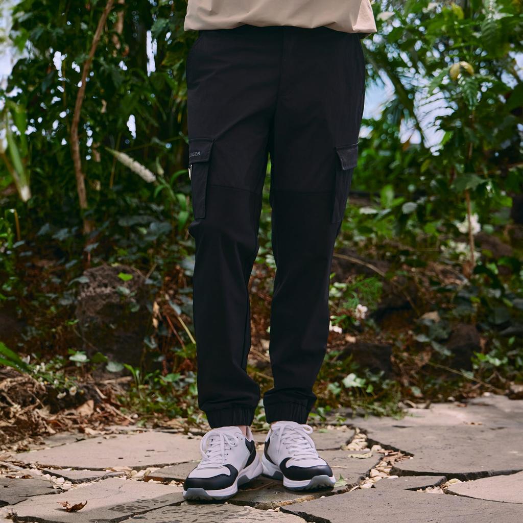 CHALLENGER Men'S Cut-Out Detail Cargo Jogger Pants Black
