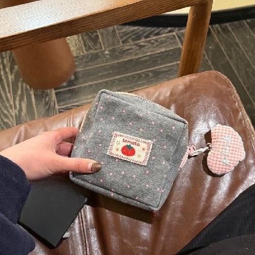 Portable Cute Fabric Sanitary Pad Storage Pouch Multi Functional Mini Cosmetic Makeup Bag for Women