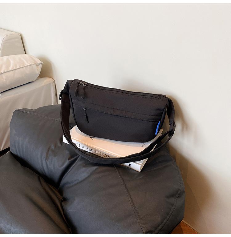 

Мужские и женские сумки японские сумки-пельмени нишевые простые наплечные сумки-мессенджеры мужские сумки дорожные портативные сумки через плечо повседневный рюкзак чёрный