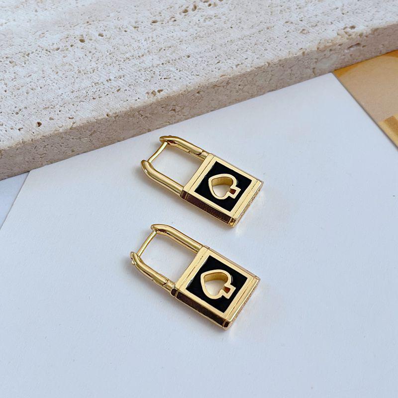 

Красочные серьги в форме пики из эмали с полым дизайном чёрный