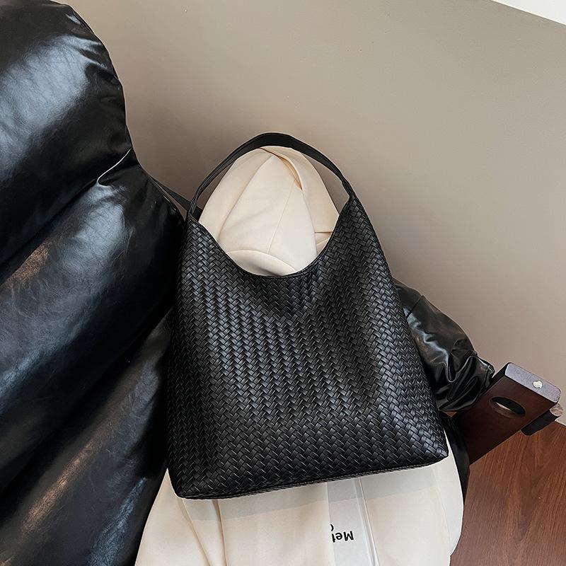 New niche design stylish and simple woven mother and child bag casual shoulder portable women's bag