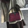 Štýlová dámska v-čková reťazová kabelka 2025 - Luxusná ľahká ramenná/crossbody taška