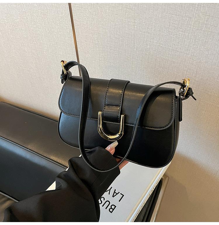 2025 new Korean version retro fashion casual commuter bag retro horseshoe buckle underarm bag single shoulder crossbody small square bag