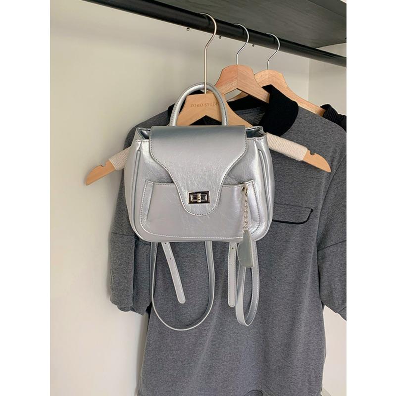 Korean New Niche Women s Bag Fashionable Oily Leather Silver Chain Backpack Simple Handbag Casual Backpack Trendy 2980₽