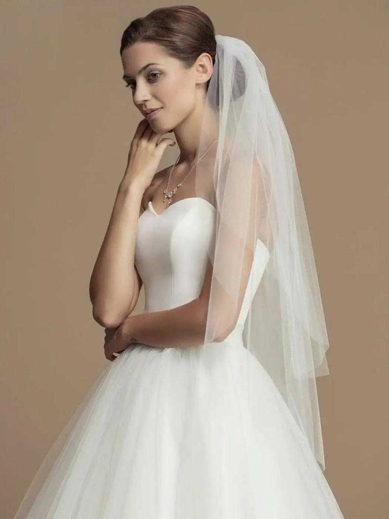 2 Tiers White Ivory Bride Wedding Veil Short Fingertip Bridal Tulle Veil with Comb and Cut Edge Velos De Novia Largosbridal Veil