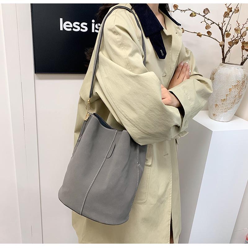Bucket Bag - Chic Minimalist Shoulder and Crossbody Handbag for Women