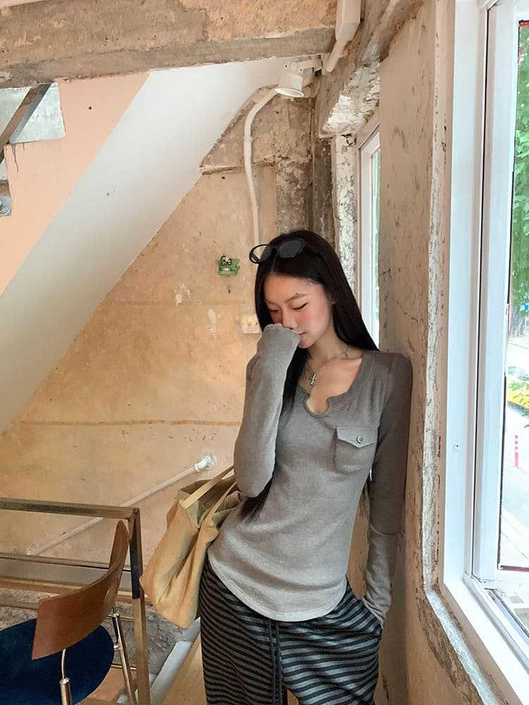 Autumn 2025 Retro Brushed Cotton Slim Fit Long Sleeve T-Shirt: Spicy Girl Style