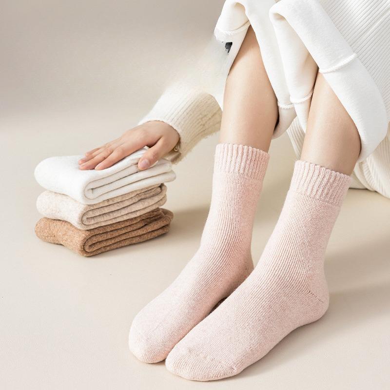Women's Winter Thickened Fleece Wool Socks for Women, Mid-calf Socks for Warmth, Solid Color Simple Fleece Women's Socks for Autumn and Winter