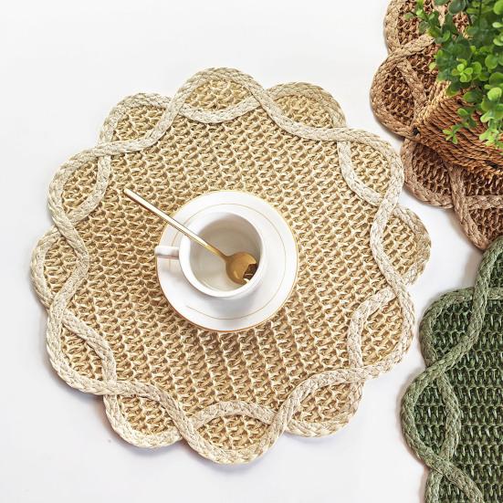 Woven Placemat Heat Insulation Non-Slip Table Mat Retro Petal Shape Dining Mat
