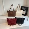 Retro casual tote bag women 2025 new commuter shoulder bag simple large capacity armpit bag