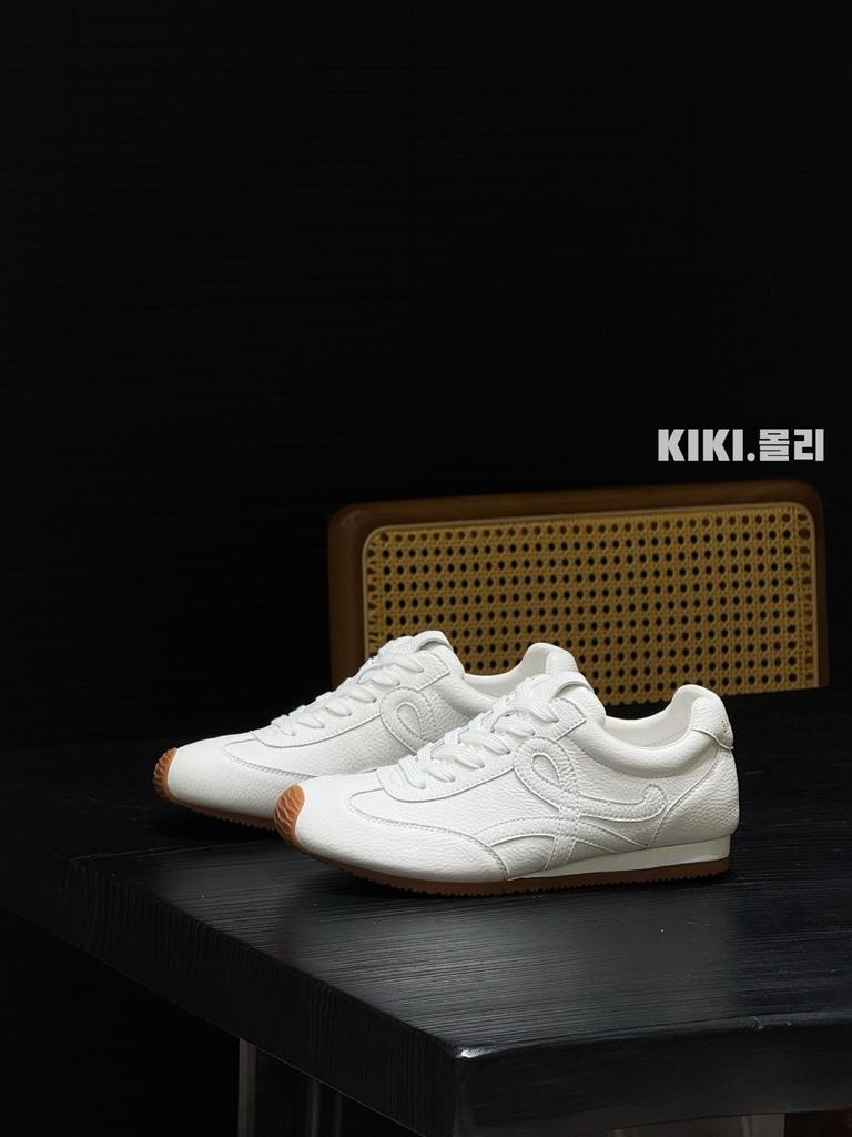 Early autumn platform leather surface German training shoes women's ins tide 2025 new retro niche color matching heightening casual sports shoes