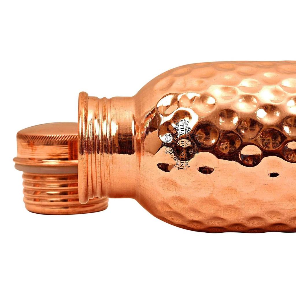 Měděná láhev na vodu s tepaným designem - 750 ML, Ájurvédské zdravotní benefity, Ideální pro domov, kancelář, posilovnu, cestování a jako dárek, Balení po 1 kuse