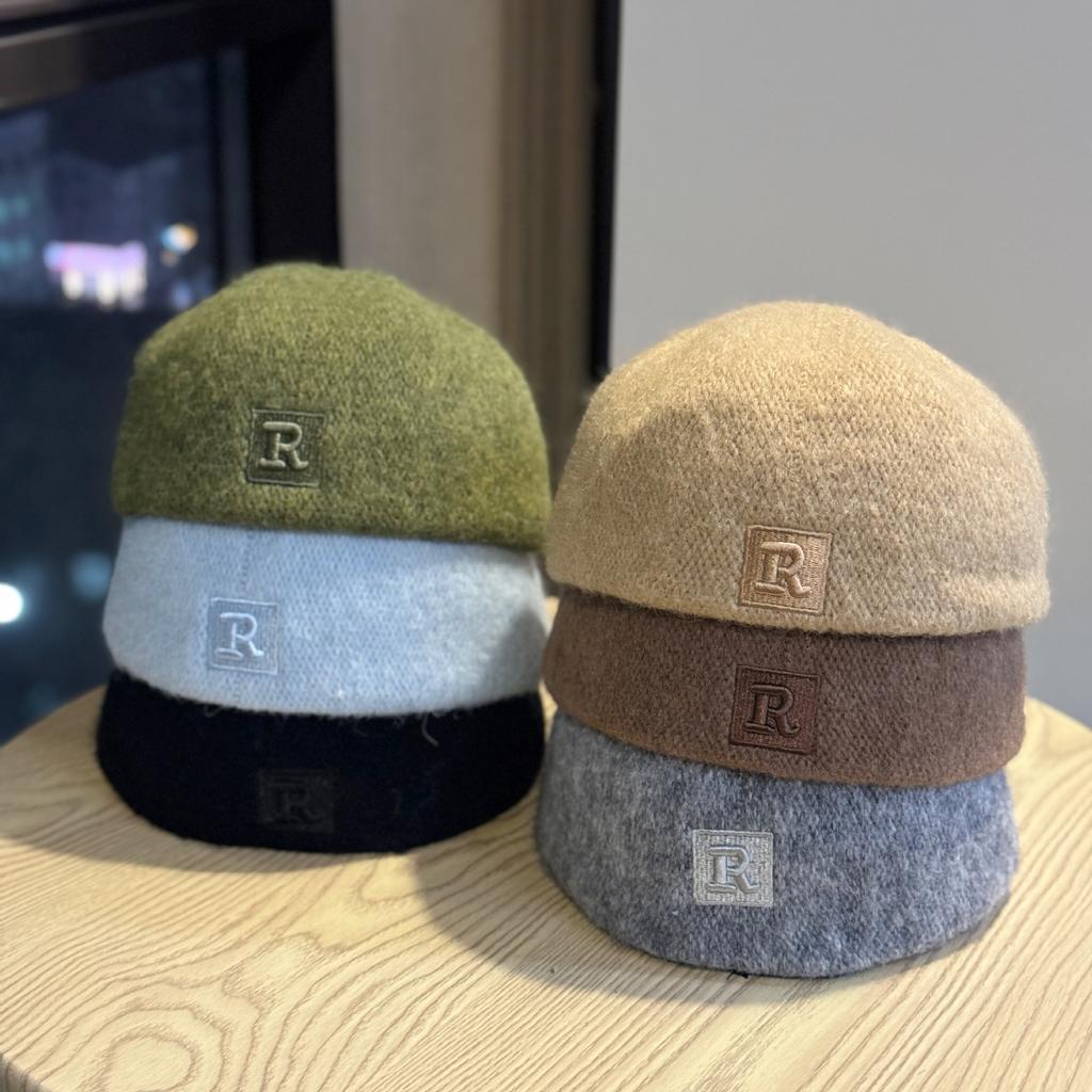 Embroidered Letter R Shaped Beret Hat for Women in Autumn and Winter Cashmere Blend Warm Reverse Wear Forward Hat