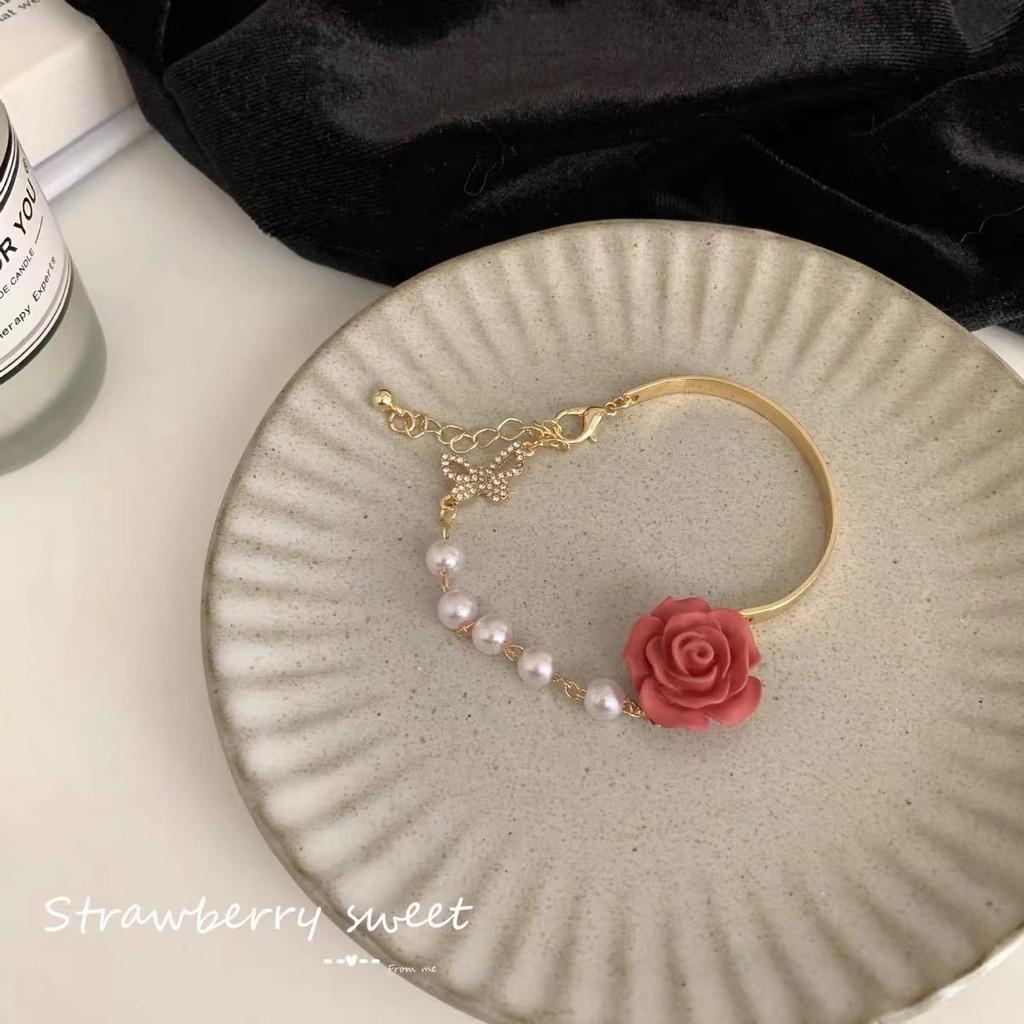 French Baroque Trendy Red Rose Pearl Bracelet With Elegant Design For Women