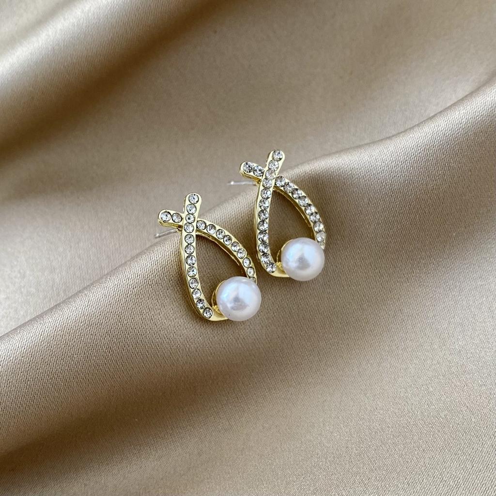 Gold Cat Earrings for Women Rhinestone Cat Stud Earrings Cute Animal Butterfly Earrings Hypoallergenic Ear Accessories Gift for Women