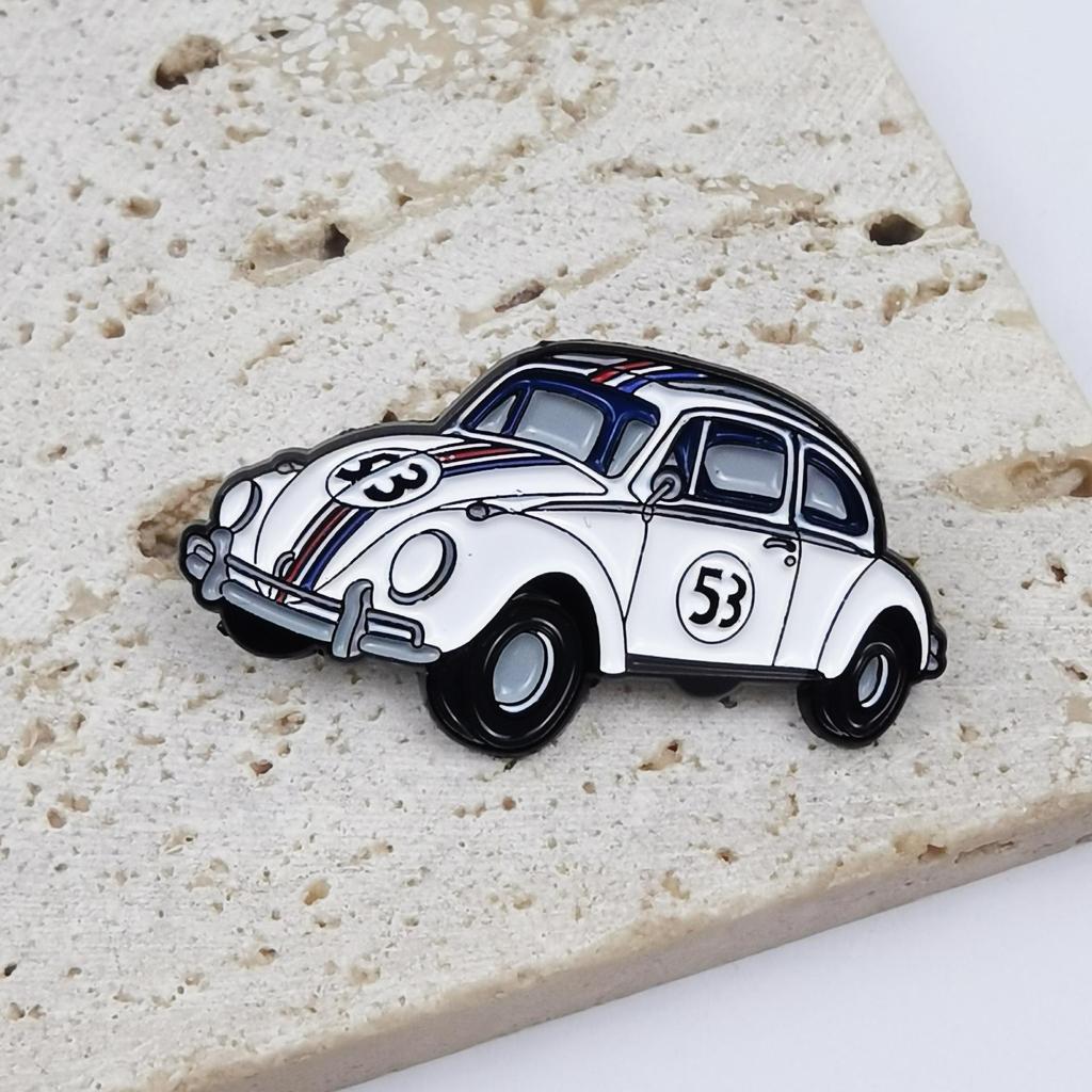Retro Cartoon Beetle Car Brooch: Gold Drip Oil Badge for Bags & Clothing Accessories