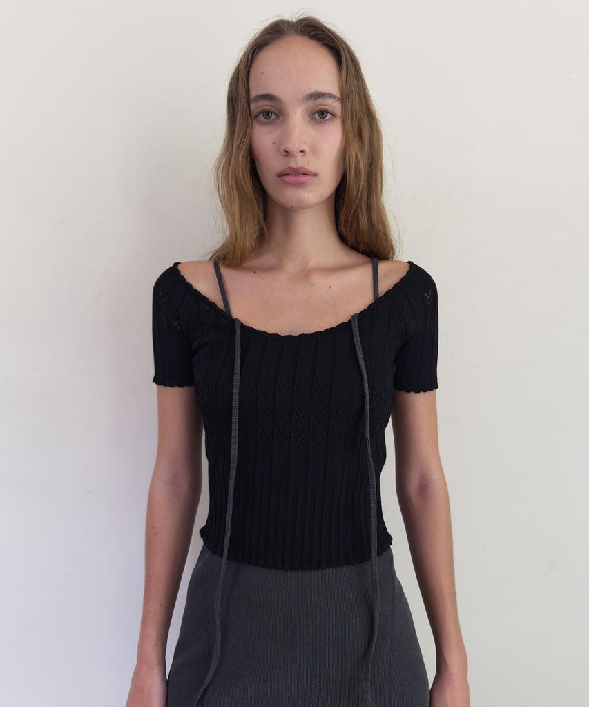 Daiaegeuneol Scallop Half Sleeve Knit (Black)