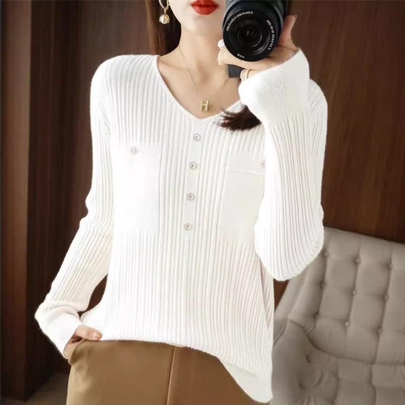 Spring and Autumn New Women's Low-Neck Sweater Women's V-Neck Drilled Buckle Andy Velvet Knitted Bottom Sweater Women's Batch