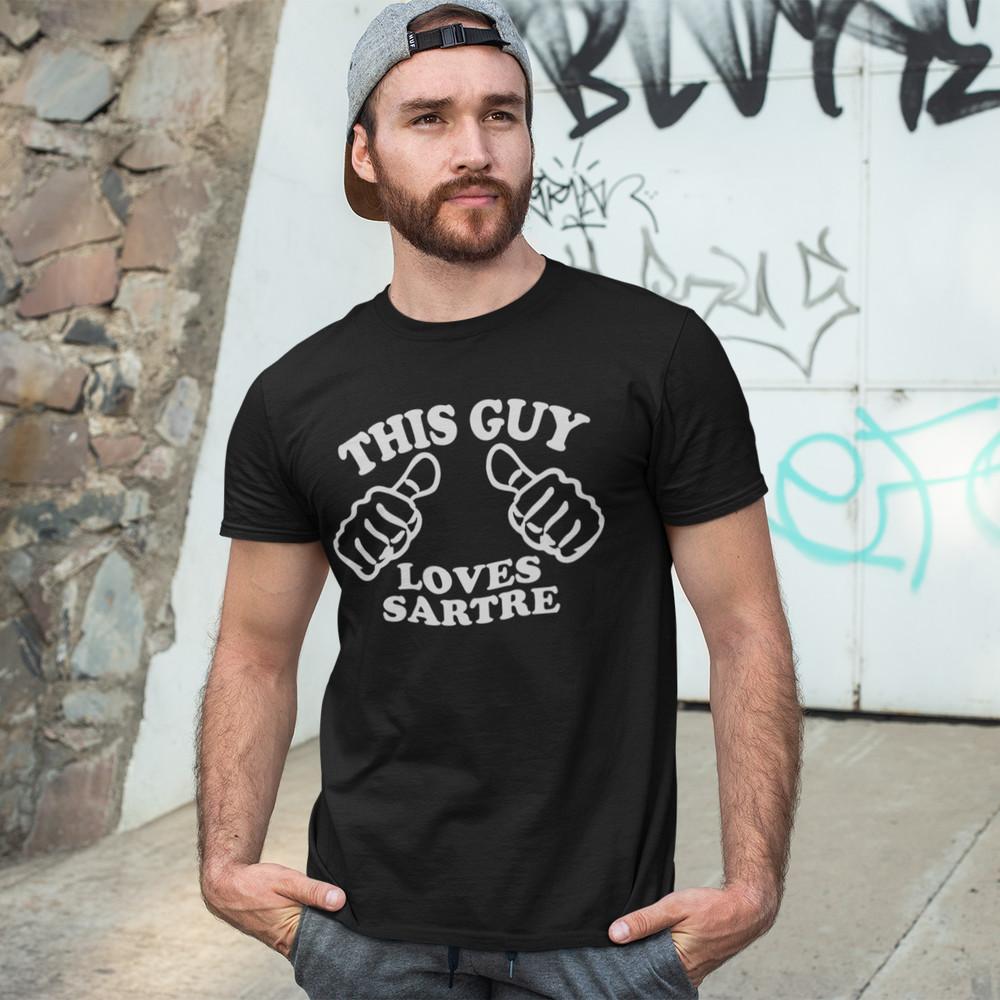 Футболка «Этот парень любит Сартра» - философия критическая теория смешной экзистенциализм Унисекс Футболка XXXL