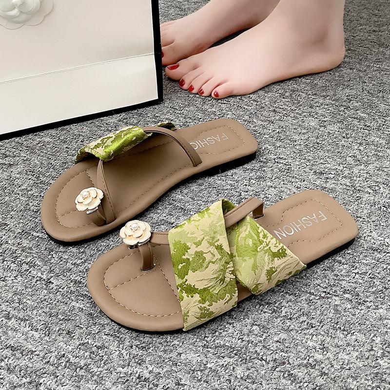 One-word drag women's model 2025 summer new outer wear thick bottom fashion high sense national style comfortable casual versatile slippers