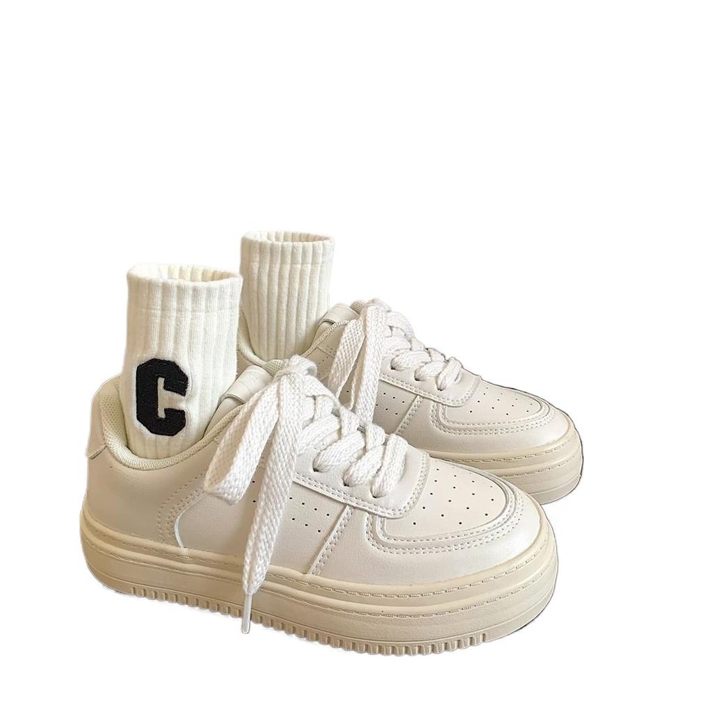 Thick-soled flat-soled white shoes leather surface 2025 autumn and winter new versatile retro casual student shoes women's board shoes