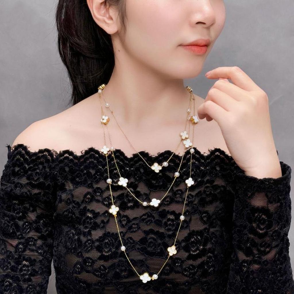 Seventeen Flowers Four-leaf Clover Oil Drop Four-leaf Clover 170cm Long Female Sweater Chain Fall and Winter New Necklace