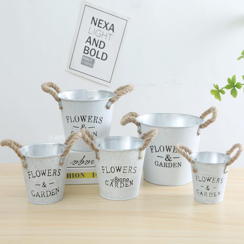 Small Retro Distressed Whitewashed Tin Flower Pot for Tabletop or Balcony Decor, Ideal for Succulents and Iron Lettering