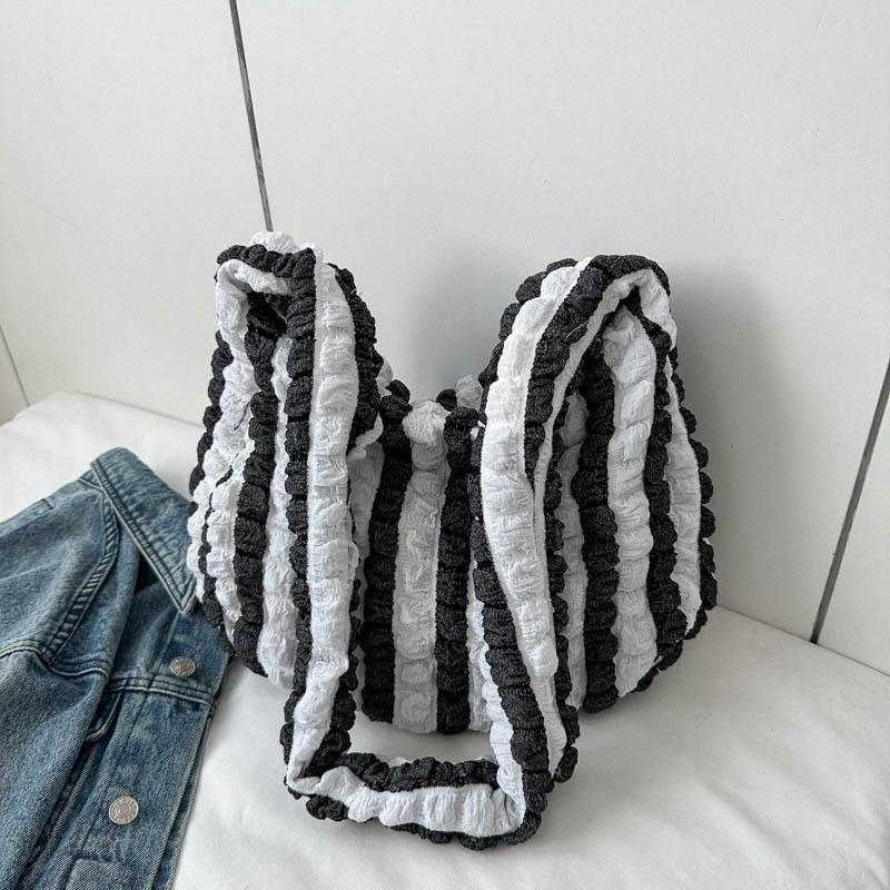 

Stylish Black Canvas Tote Bag For Women With Vintage Design And Single Shoulder Strap Perfect For Casual Commute StyleA,Without Pendant