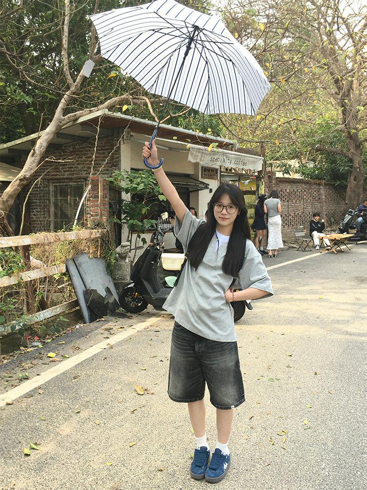 Damen Locker Geschnittenes V-Ausschnitt Kurzarm Baumwoll-T-Shirt - Trendig, Vielseitig, Sommerdesign