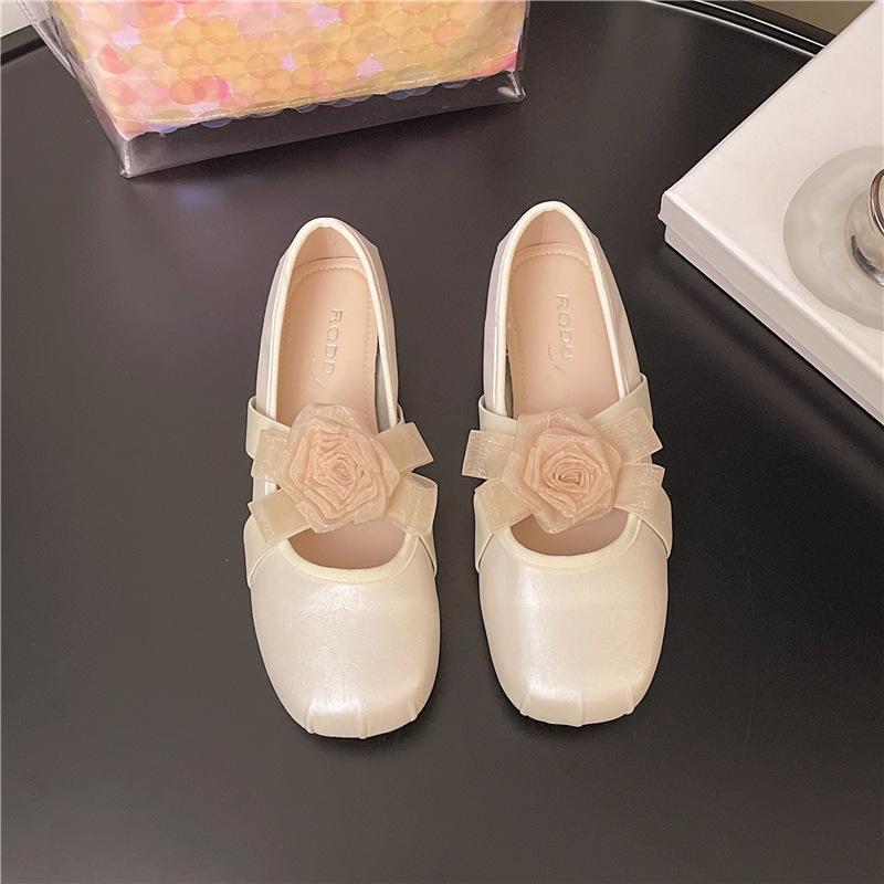 French retro Mary Jane shoes women's summer and autumn 2025 new round head shallow mouth flower cross strap flat shoes