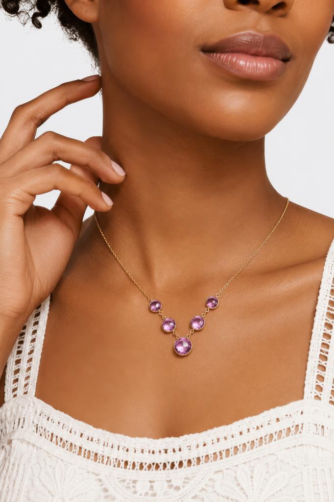 Colar Elegante com Pedras Roxas