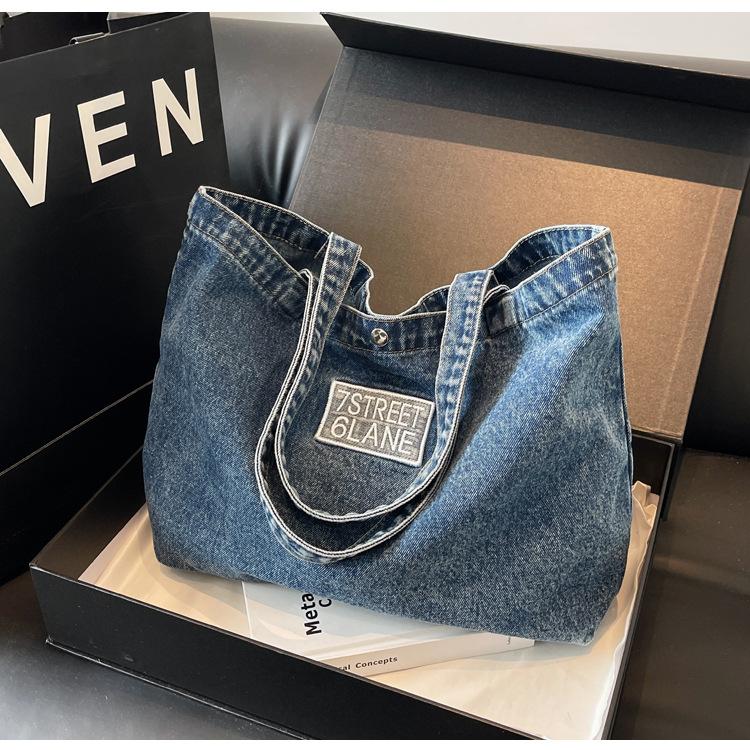 

New denim shoulder bag large capacity shopping bag mother bag literature and art student schoolbag commuter bag ins make-up bag 41*13*30 темно-синий