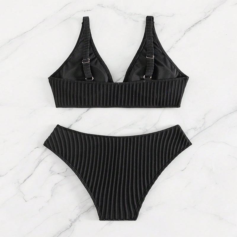 

Европейский и американский однотонный купальник-бикини с V-образным вырезом - Женская сексуальная пляжная одежда для отпуска 2025 Small чёрный