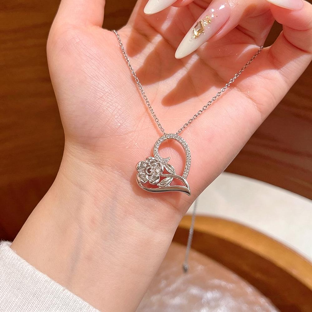 European and American Irregular Heart Pendant Rose Necklace - Valentine’s Day & Qixi Festival Gift for Women