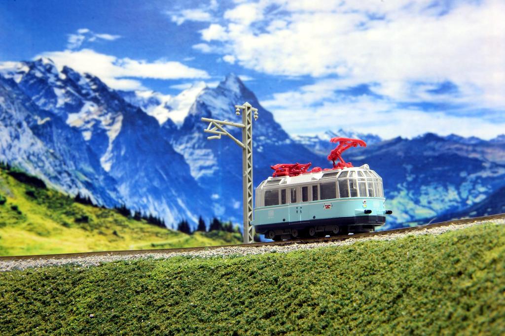 Rokuhan Z Gauge Z Shorty DB Class491 Olympic Blue ST015-1 Railway Model Train
