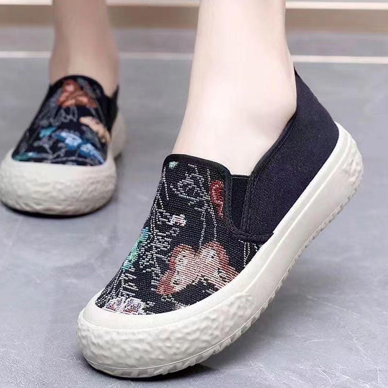New old Beijing cloth shoes soft sole lazy pedal fashion casual cloth shoes comfortable canvas shoes versatile and breathable