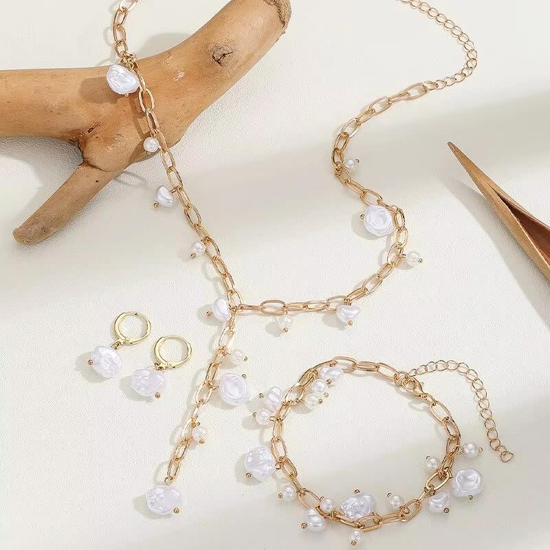 Bohemian Baroque Pearl Jewelry Set for Women Gold Chain Necklace Bracelet Hoop Earrings Set Y2K Vintage Irregular Pearl Charm