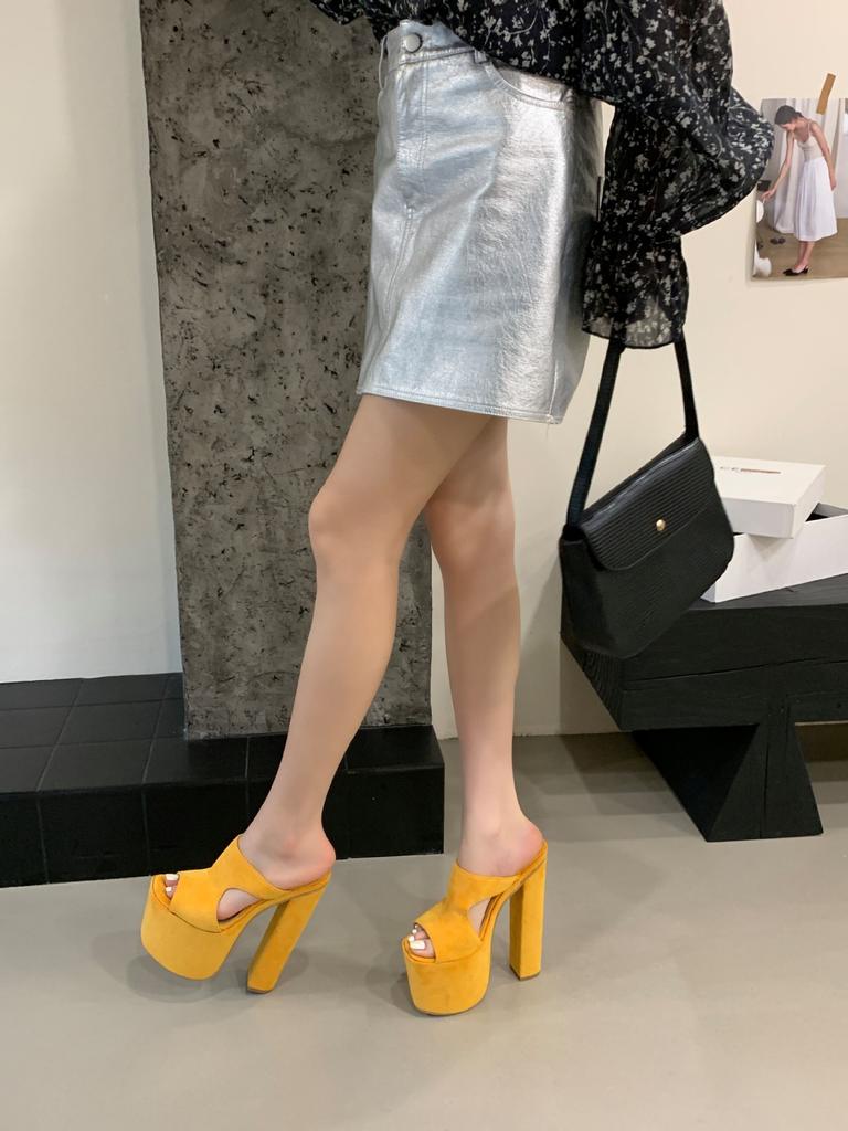 2025 New Model, Summer Versatile and Dazzling 18cm 8.5cm Waterproof Table, Thick High-heeled Slippers