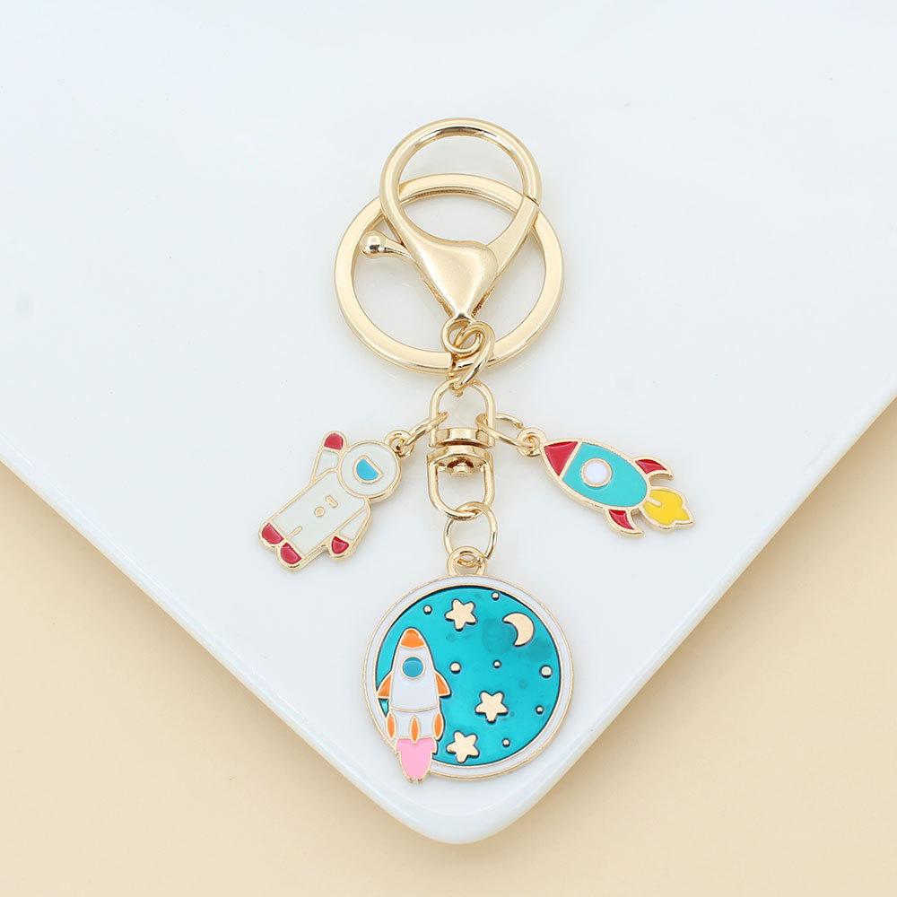 Eiffel Tower & Statue of Liberty Souvenir Keychain - World Scenery Gift Pendant
