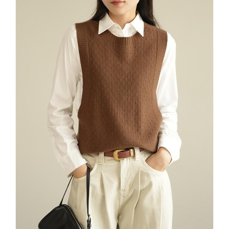 Layering A Vest for Women, Wearing A Loose Sleeveless Round-neck Sweater Over A Waistcoat and A Knitted Waistcoat Inside
