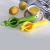 1Pc Plastic Lemon Clip Creative Household Kitchen Thickening Manual Fruit Juicer Mini Blender Children'S Auxiliary Food Tool
